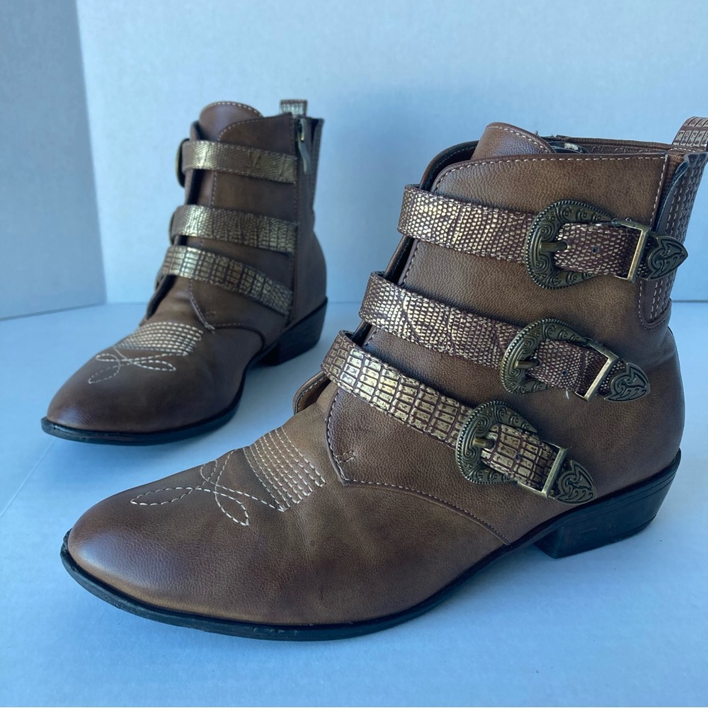 Corkys Bombshell Western Booties Gold Buckle
Straps Size 7‎